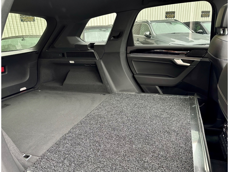 2025 Volkswagen Touareg - image 15