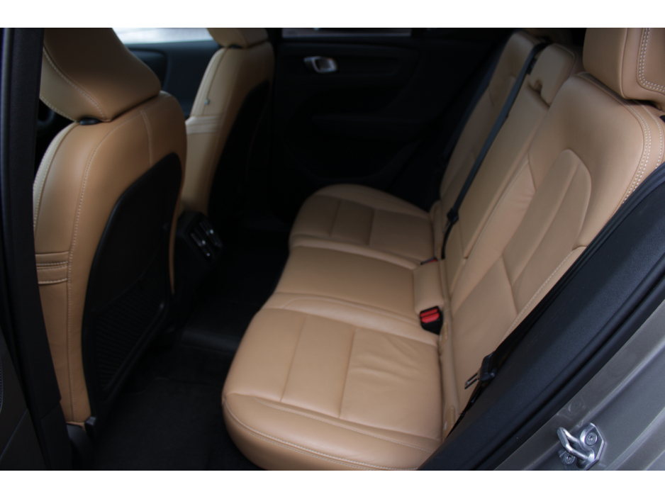 2020 Volvo XC40 2.0T5 INSCRIPTION EDITION 5DR ESTATE AUTOMATIC // VERY RARE CAR WITH HUGE SPEC // BUY WITH CONFIDENCE AA AND SIMIM APPROVED DEALER 2026 // FINANCE ARRANGED // ALL TRADE INS WELCOME // €29,950