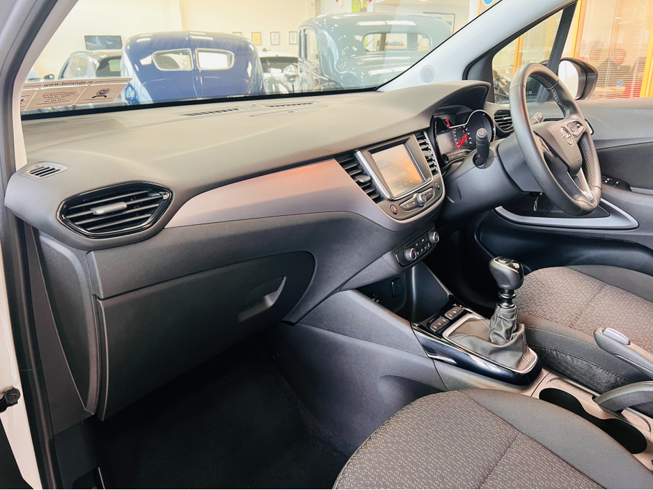 2024 Opel Crossland X 2024 DIESEL High Spec Best Value Front & Rear Park Assist Rear View Camera Apple Car Play www.bolands.ie Est.1955 €21,950