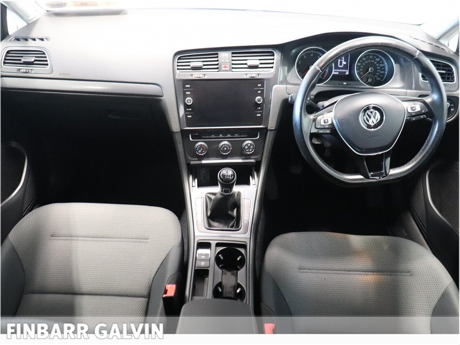 2017 Volkswagen Golf - image 4