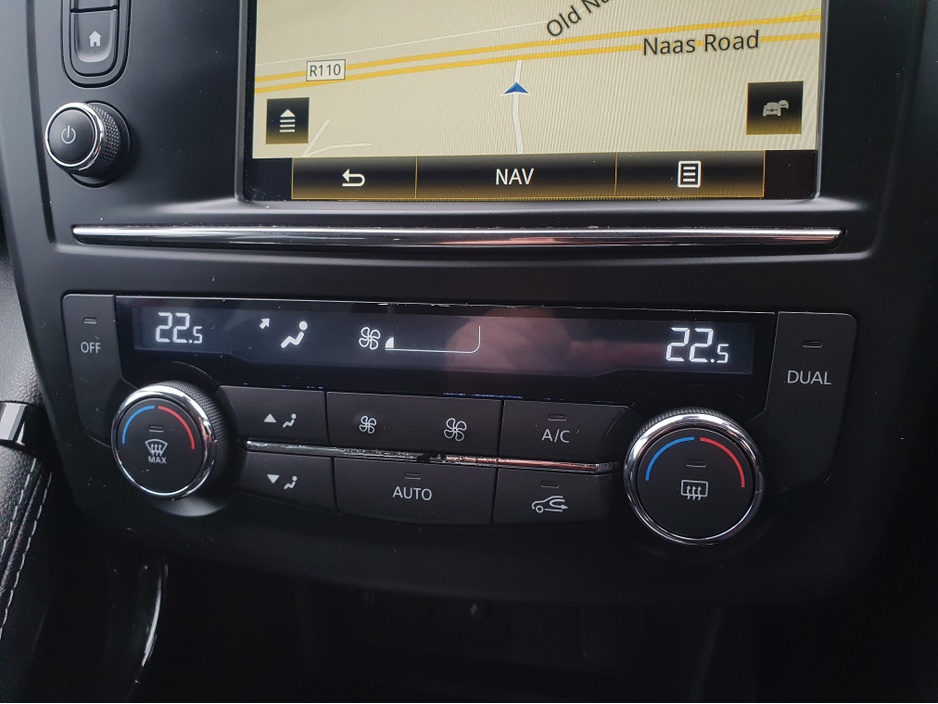 2017 Renault Kadjar DYNAMIQUE NAV 1.5 DCI 110BHP NCT 03/28 FINANCE AVAILABLE @ €49 PER WEEK TOUCH SCREEN MEDIA/ SAT NAV/ BLUETOOTH/ PARKING SENSORS/ ELECTRONIC HANDBRAKE/ HISTORY CHECKED €10,900