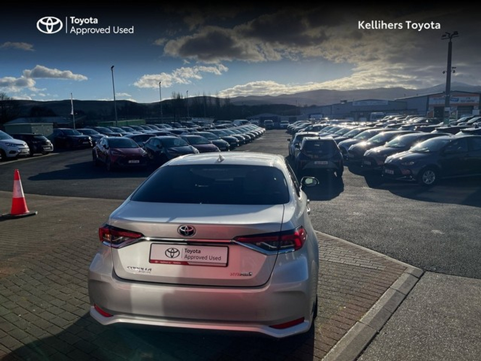 2021 Toyota Corolla - image 4