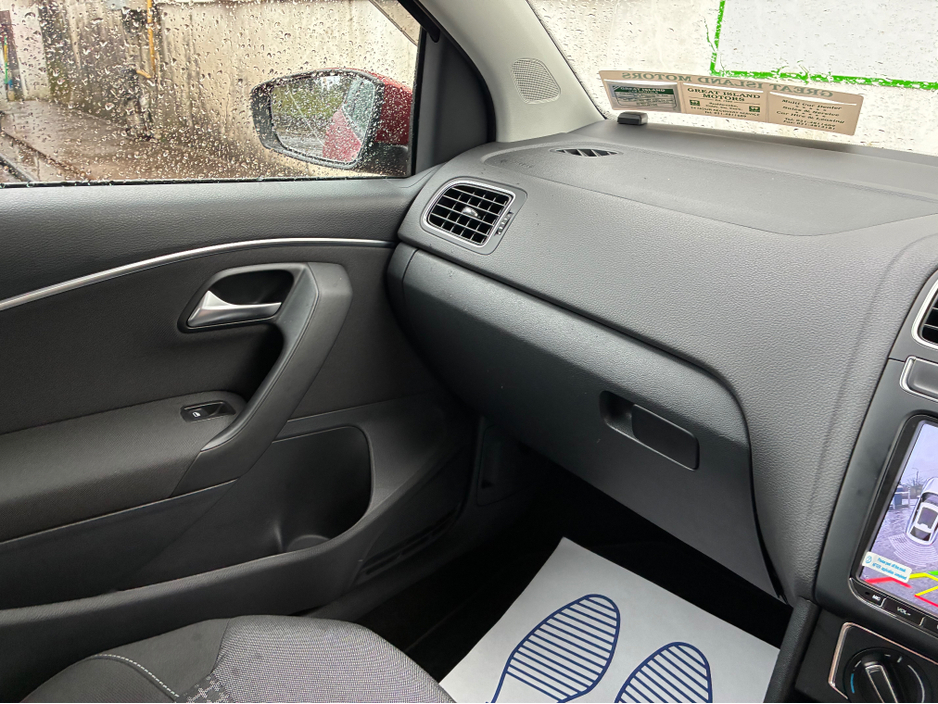 2014 Volkswagen Polo - image 20