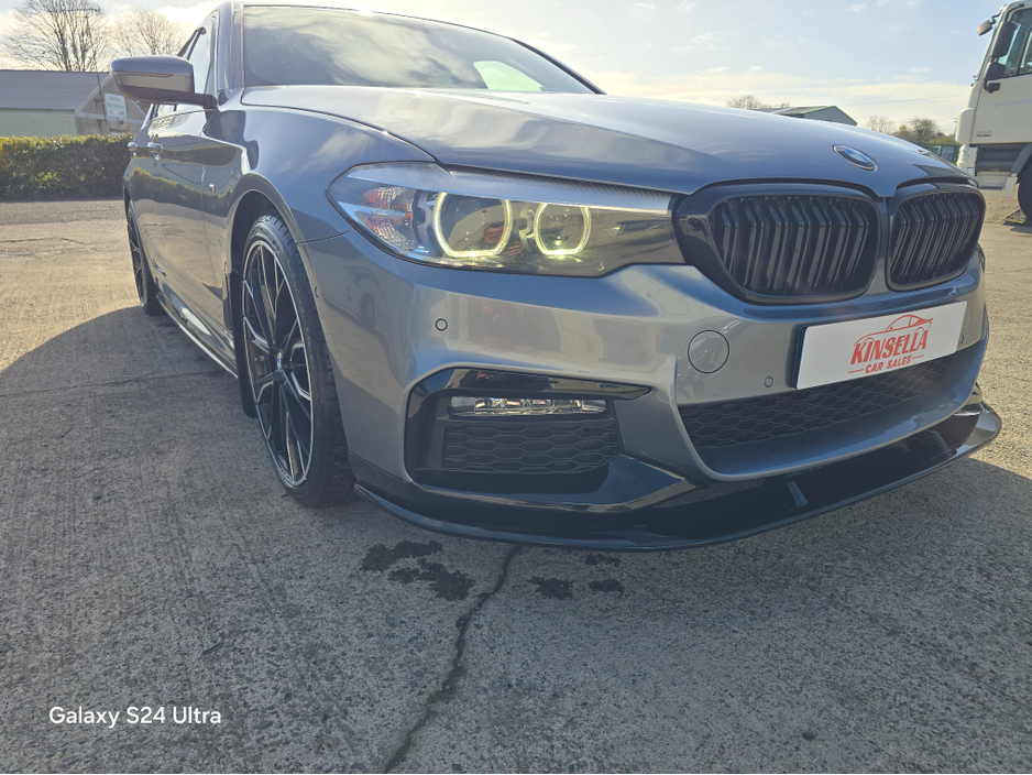 2018 BMW 5 Series - image 3