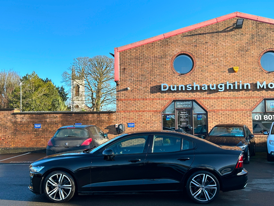 2019 Volvo S60 - image 8