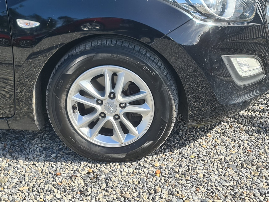 2016 Hyundai i30 - image 13