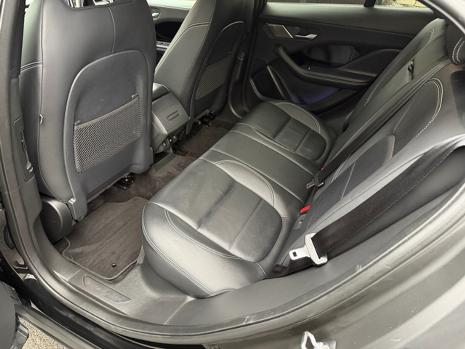 2024 Jaguar I-Pace - image 24