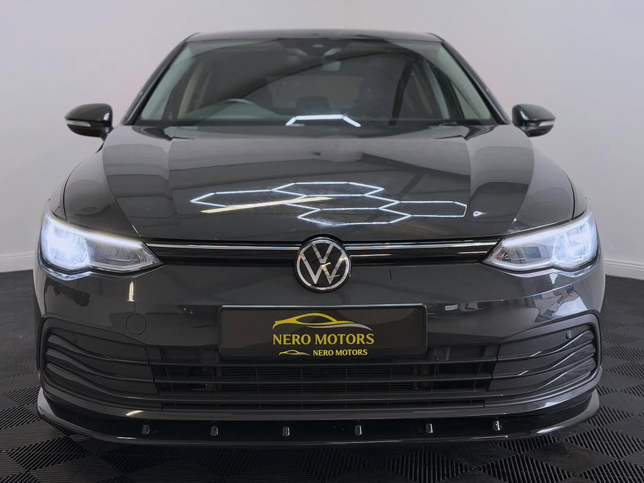 2022 Volkswagen Golf - image 2