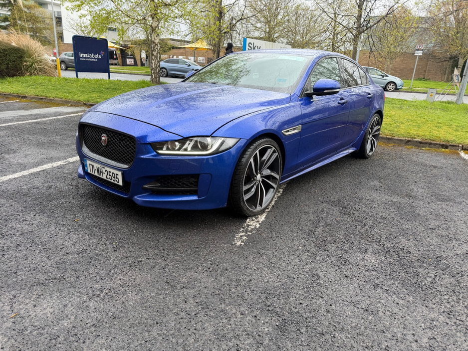 2017 Jaguar XE - image 2