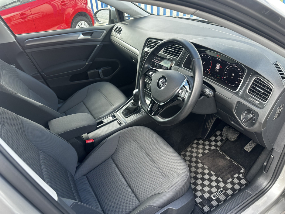 2020 Volkswagen Golf - image 11