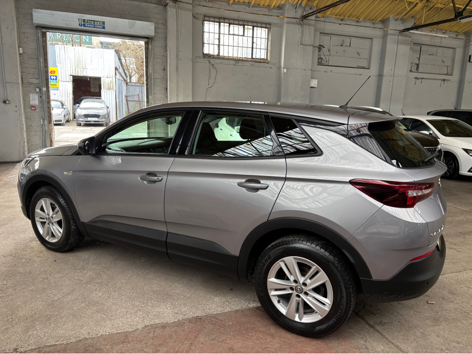 2019 Opel Grandland X - image 17
