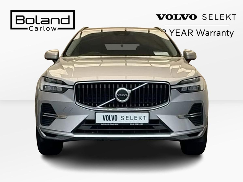 2022 Volvo XC60 - image 7