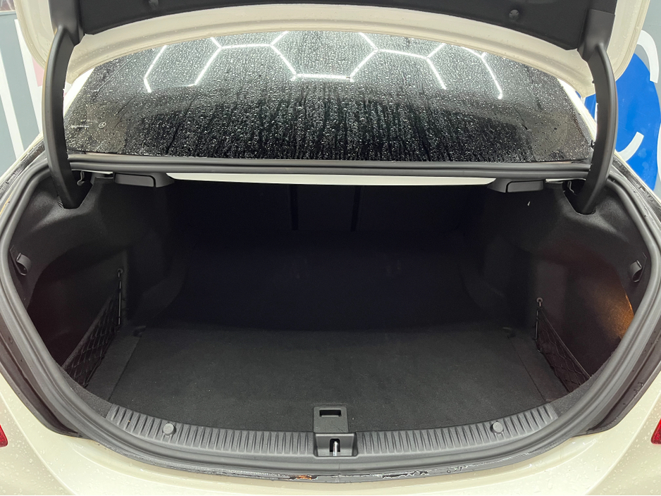 2018 Mercedes-Benz C Class €23950 2018 MERCEDES-BENZ C220D LAUREUS EDITION 2.2 AUTOMATIC / CRUISE CONTROL / REVERSE CAMERA / ELECTRIC MEMORY & HEATED SEATS / PADDLE SHIFTERS €23,950