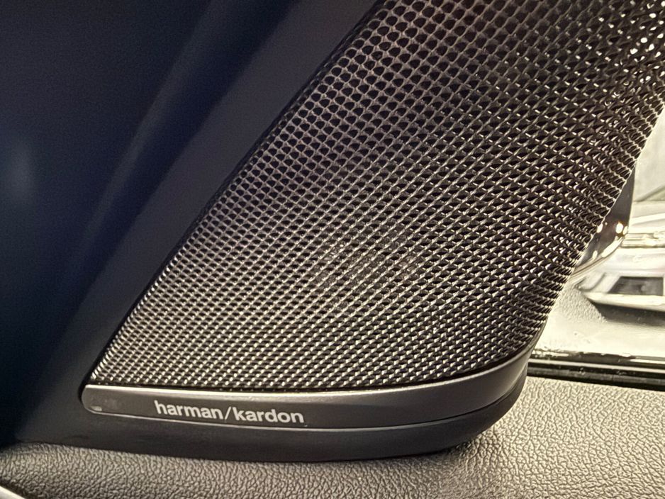 2022 BMW 5 Series - image 27