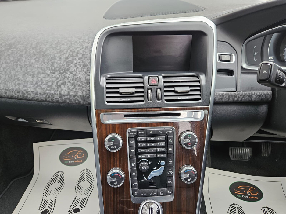 2016 Volvo XC60 - image 31