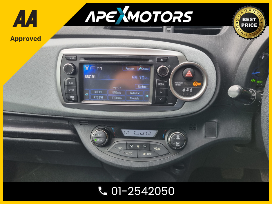 2014 Toyota Yaris - image 15