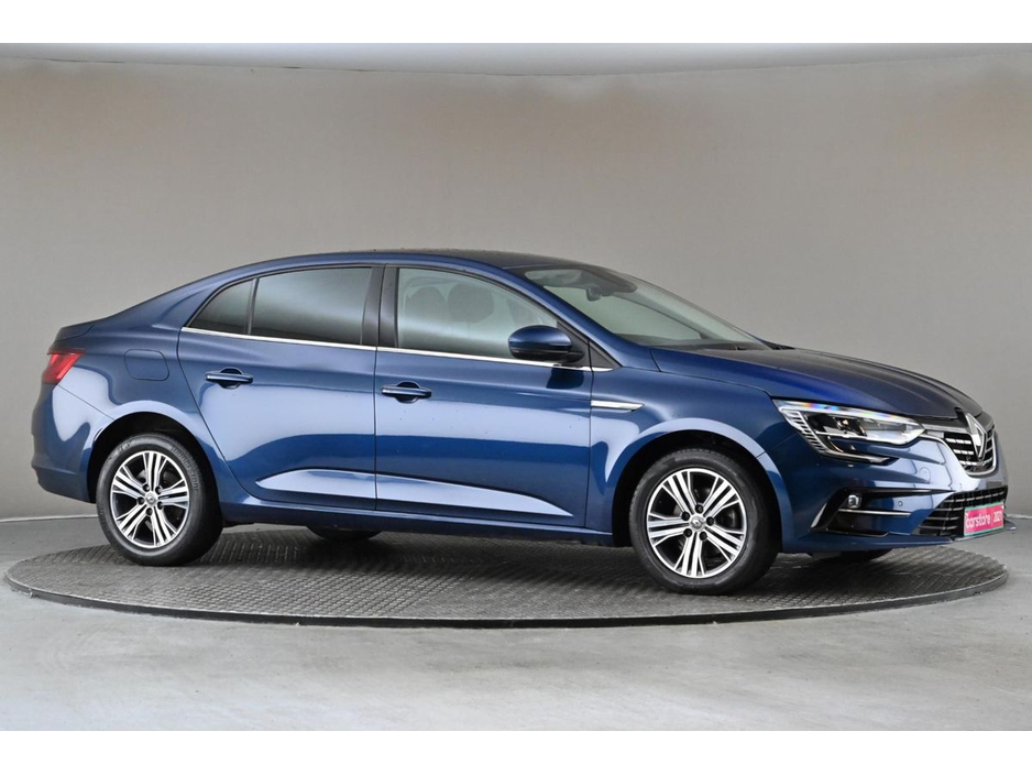 2021 Renault Megane - image 12