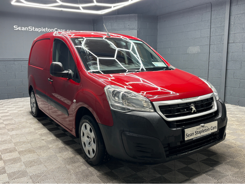 2018 Peugeot Partner - image 11