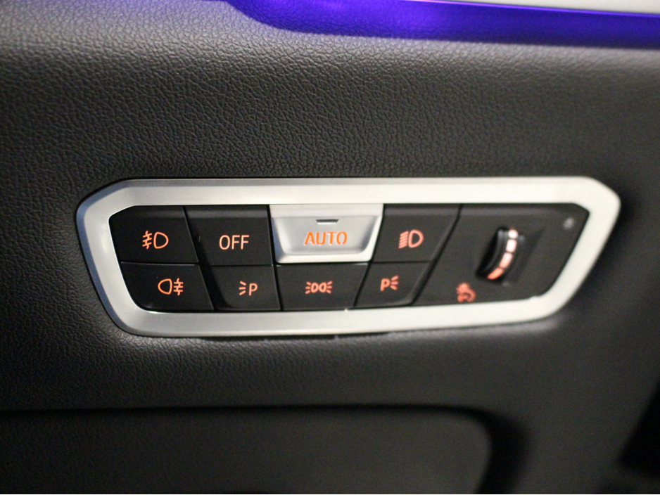 2020 BMW X5 - image 23