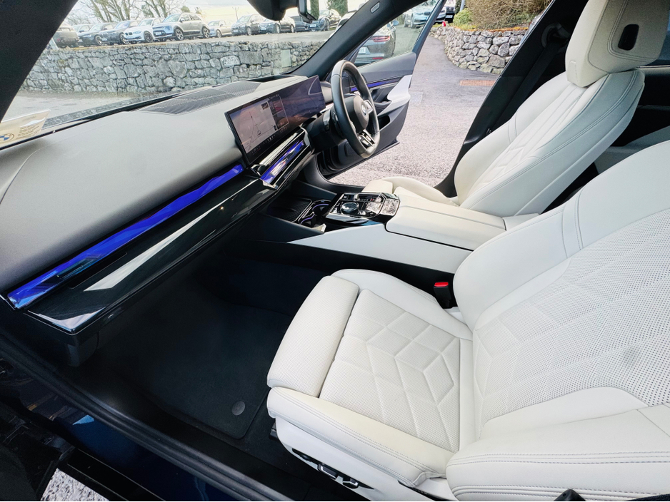 2024 BMW 5 Series - image 12