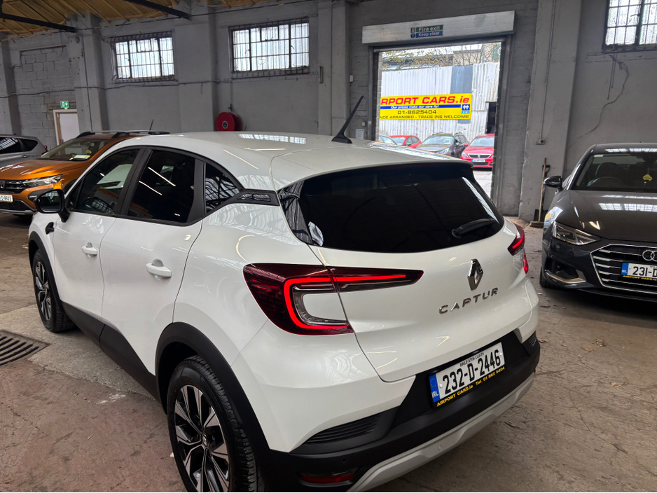 2023 Renault Captur - image 15