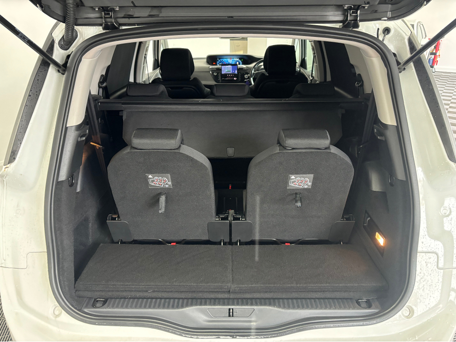 2015 Citroen Grand C4 Picasso - image 11