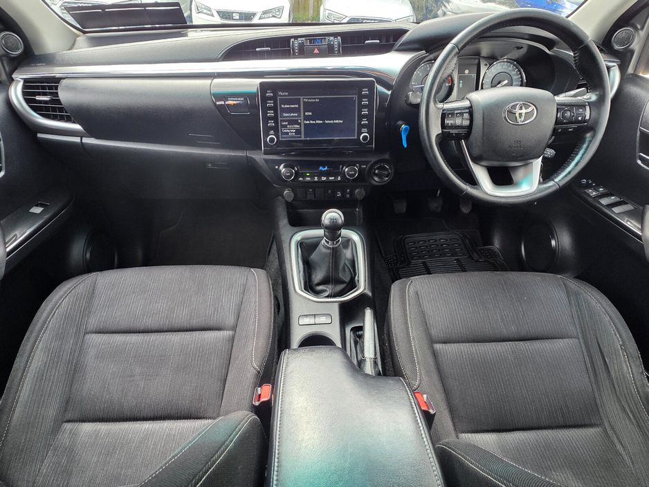 2021 Toyota Hilux - image 6