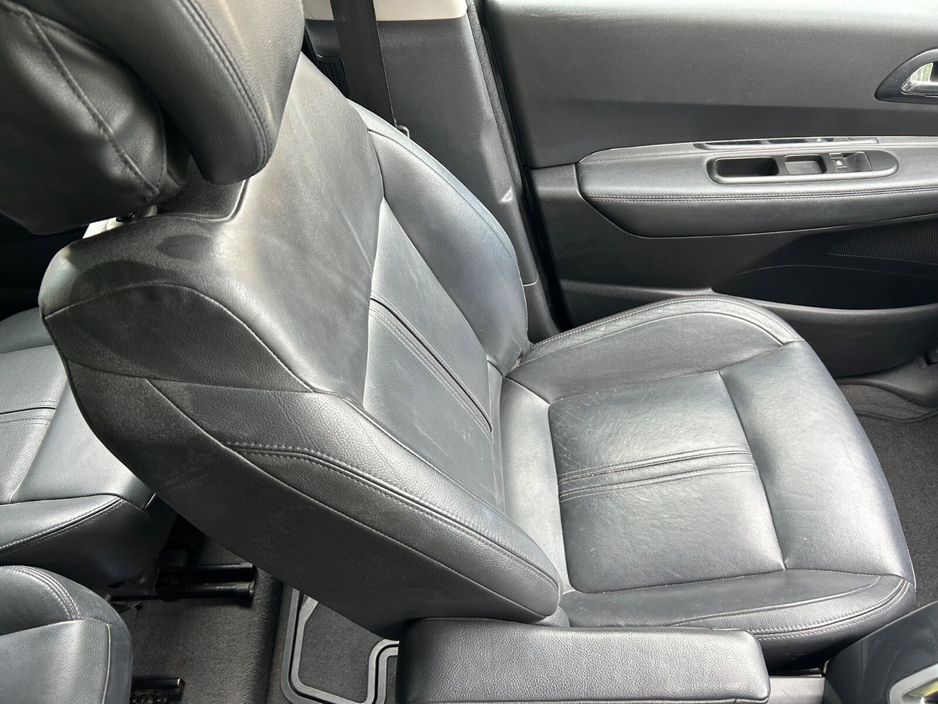 2016 Peugeot 5008 - image 15