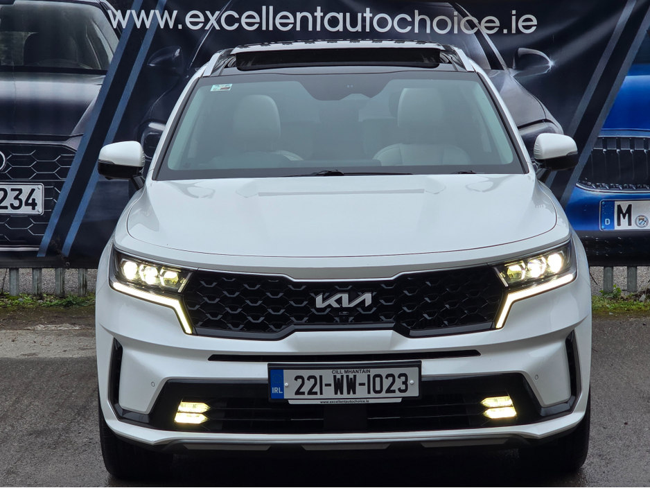 2022 Kia Sorento - image 2