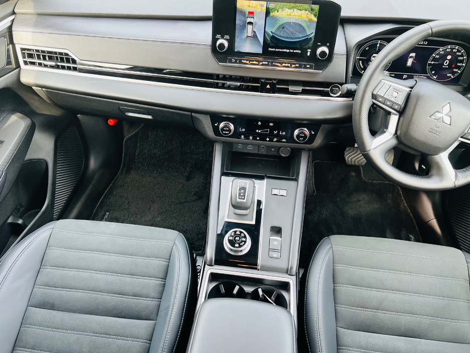 2024 Mitsubishi Outlander - image 19