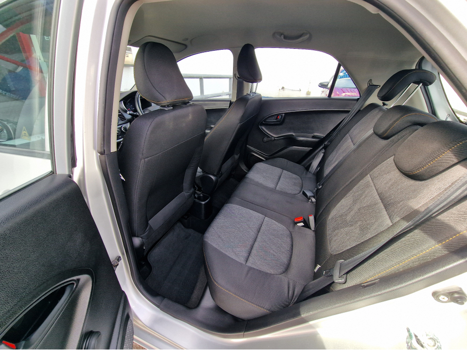 2017 Kia Picanto - image 28