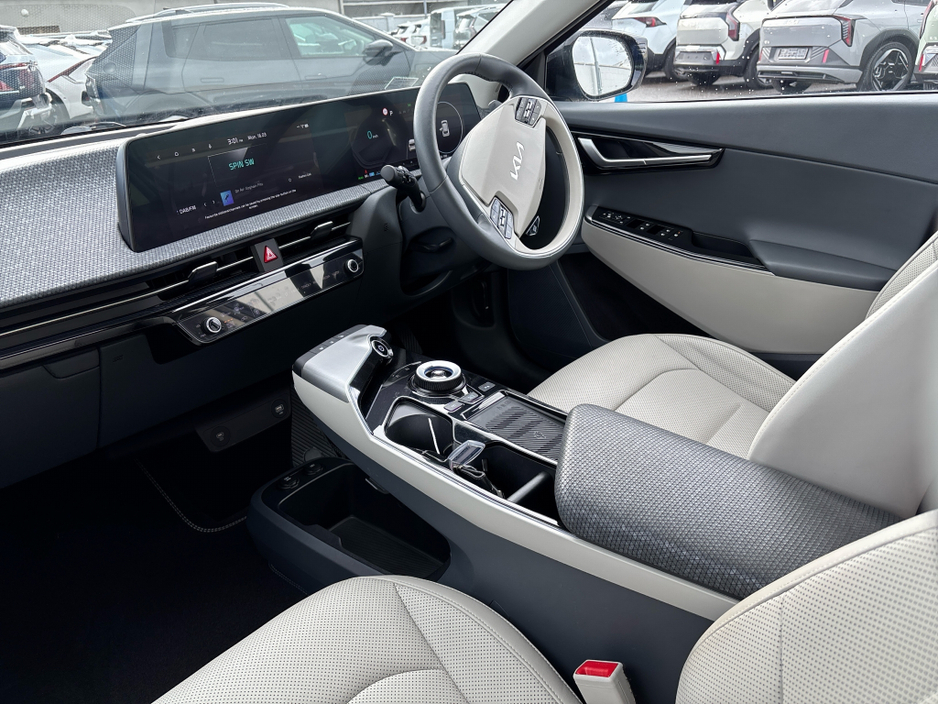 2023 Kia EV6 - image 3