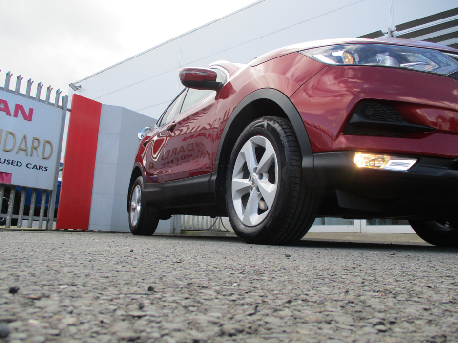 2020 Nissan Qashqai - image 3