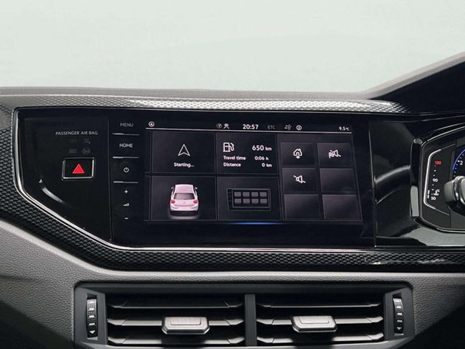 2022 Volkswagen Polo - image 23