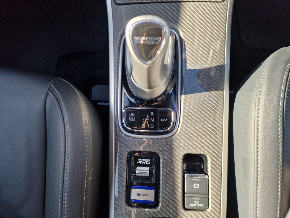 2019 Mitsubishi Outlander - image 22