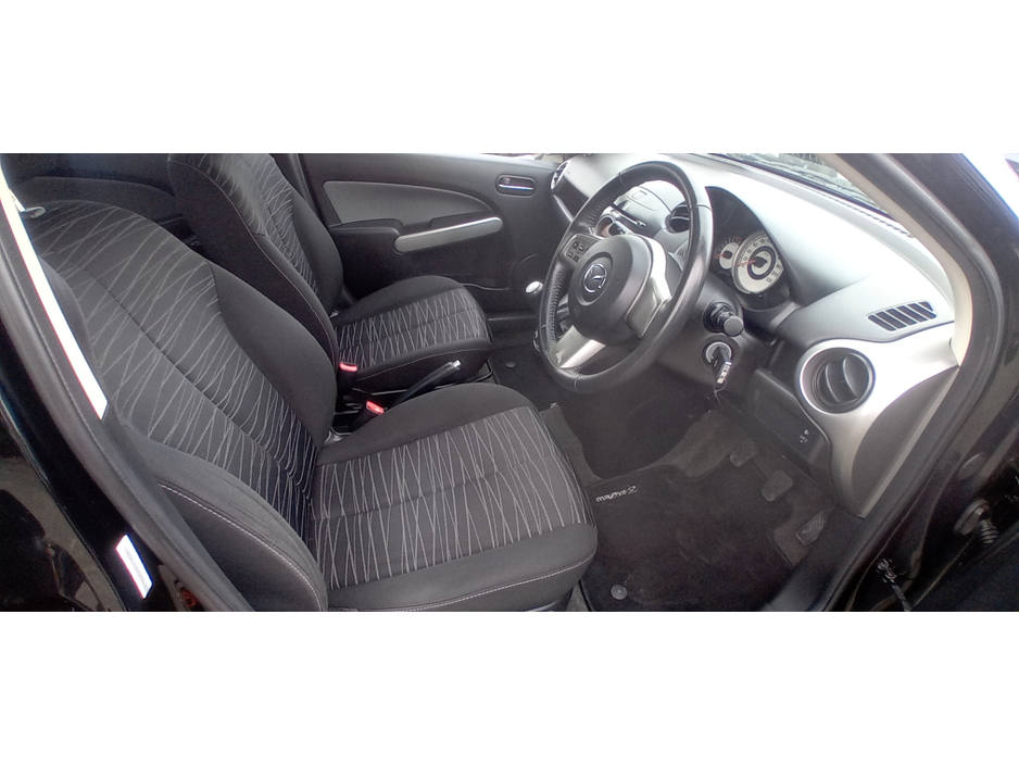 2010 Mazda Mazda2 - image 14