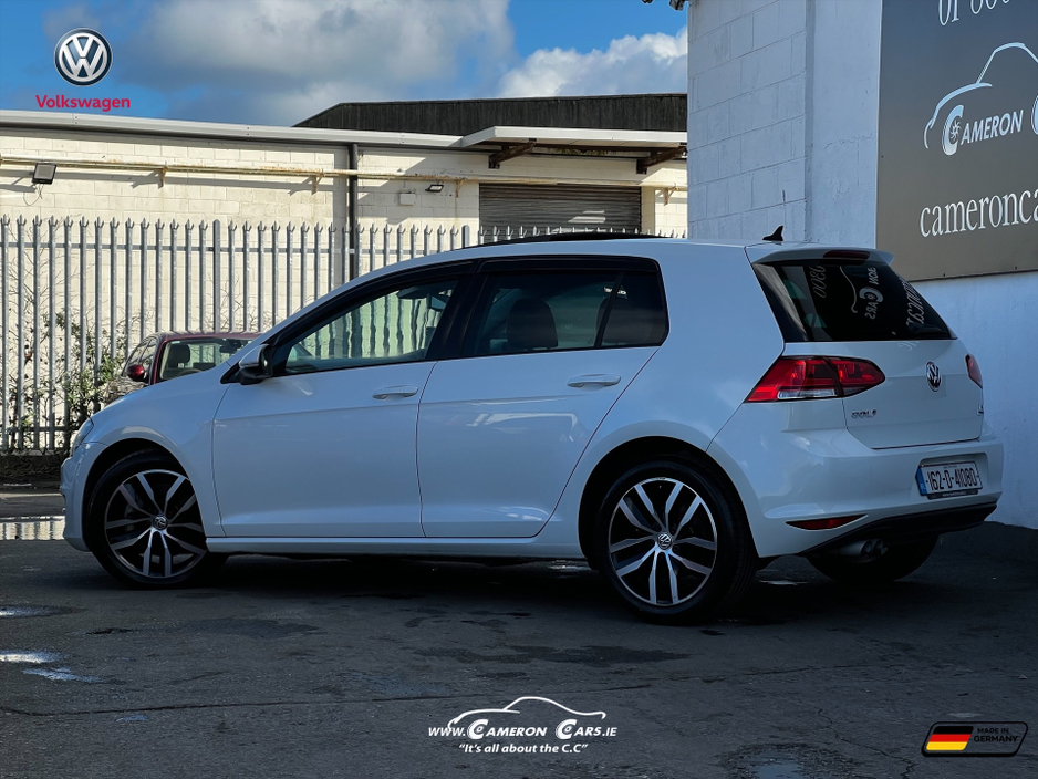2016 Volkswagen Golf - image 4