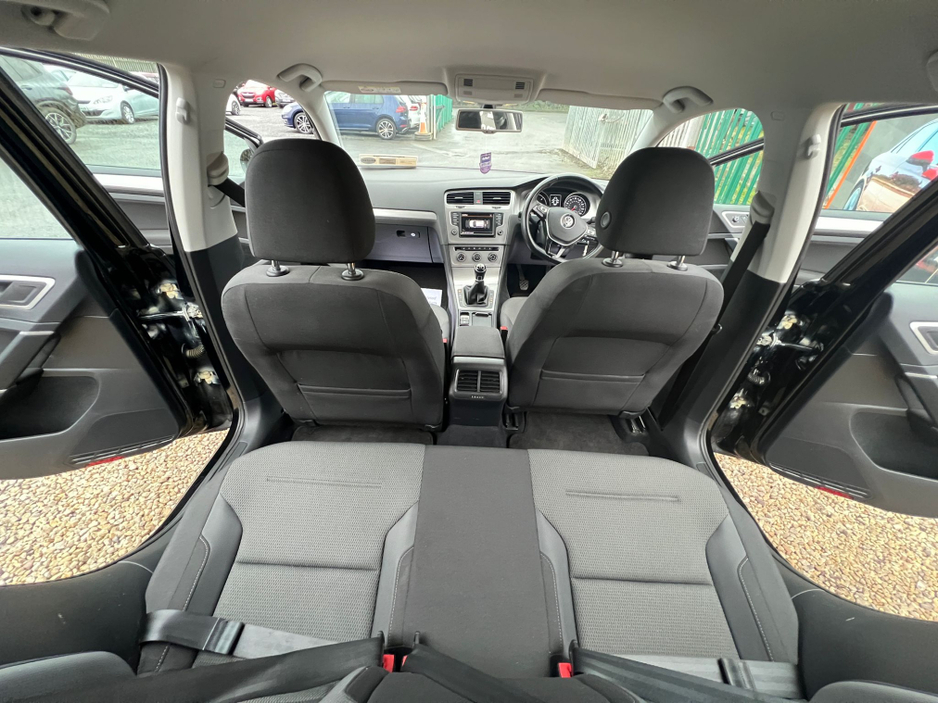 2016 Volkswagen Golf ==STUNNING CAR-1.6TDI//HEATED SEATS//FRESH NCT//SERVICED== €10,450