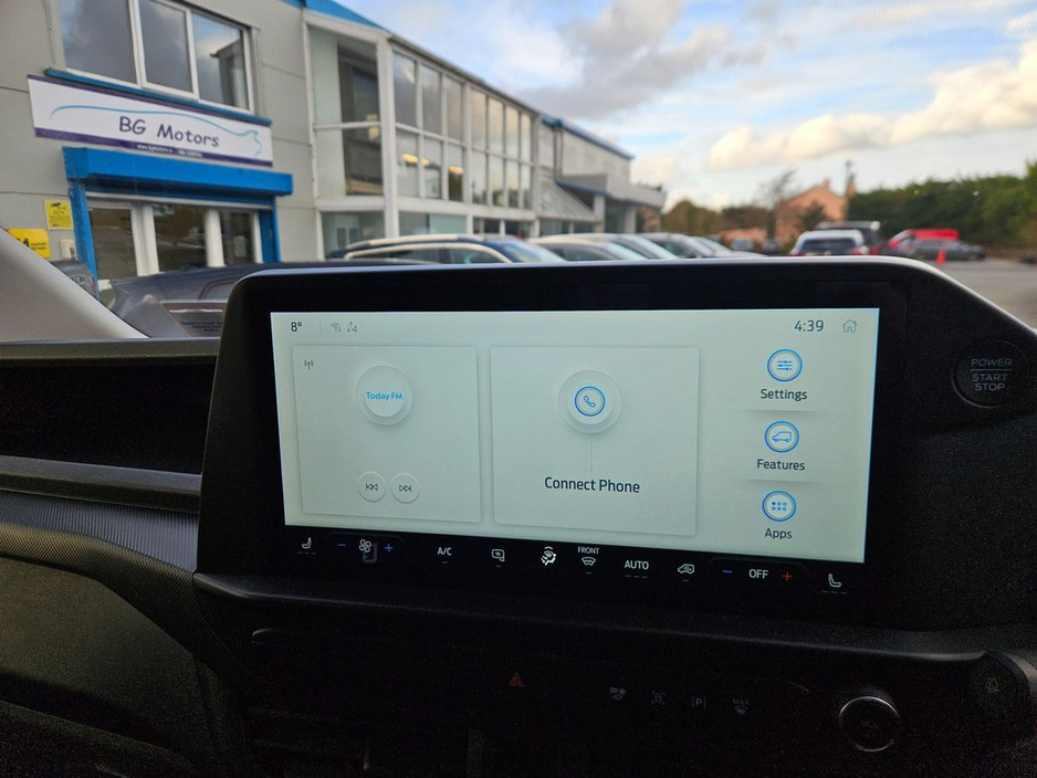 2024 Ford Transit Custom - image 15