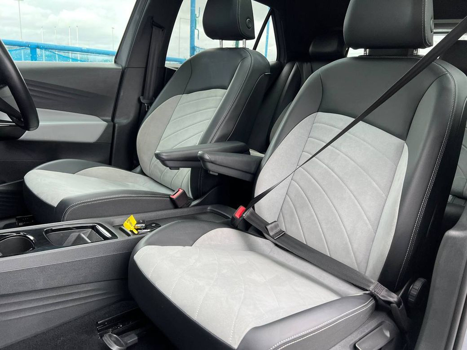 2023 Volkswagen ID.3 FAMILY 58KWH // PANORAMIC SUNROOF // HEATED SEATS // APPLE CARPLAY/ANDROID AUTO €22,450