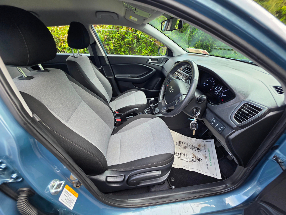 2016 Hyundai i20 - image 11