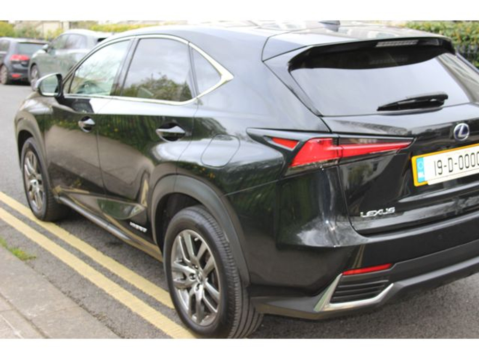 2019 Lexus NX 300 h - image 10