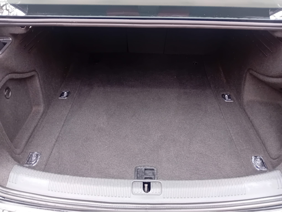 2016 Audi A4 - image 17