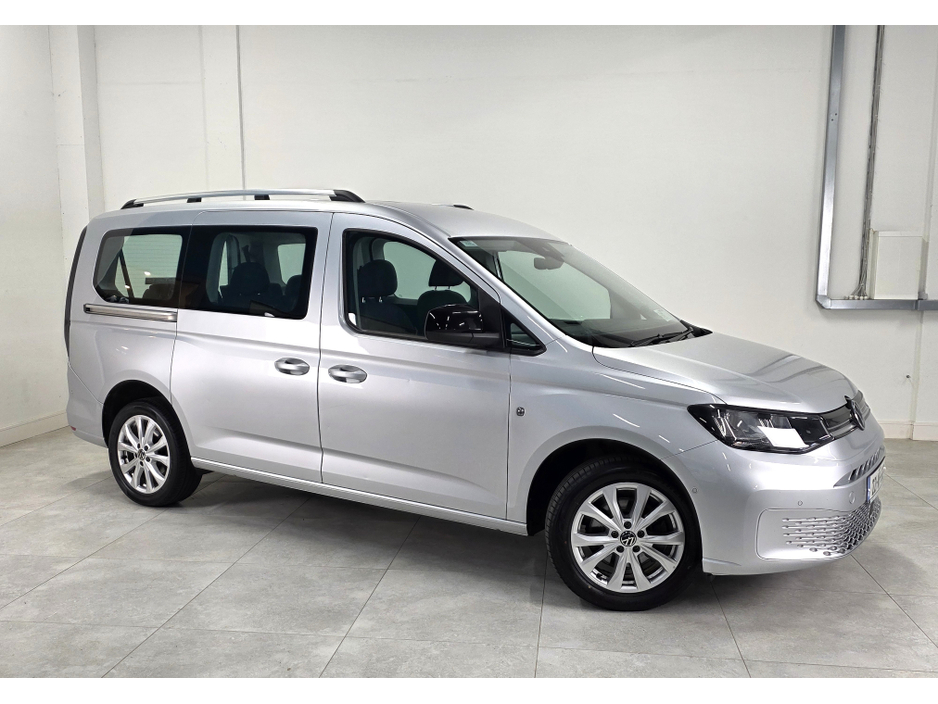 2022 Volkswagen Caddy - image 8