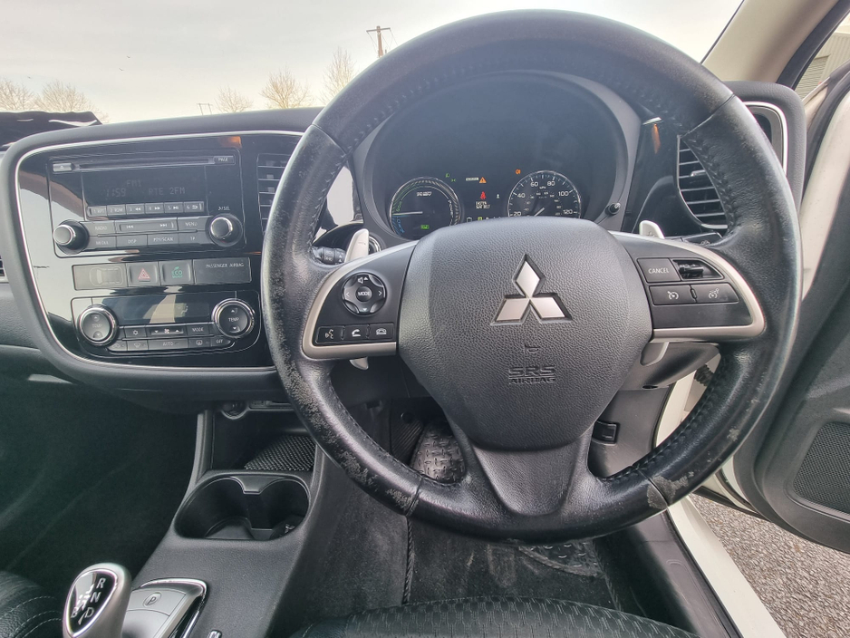 2015 Mitsubishi Outlander - image 18