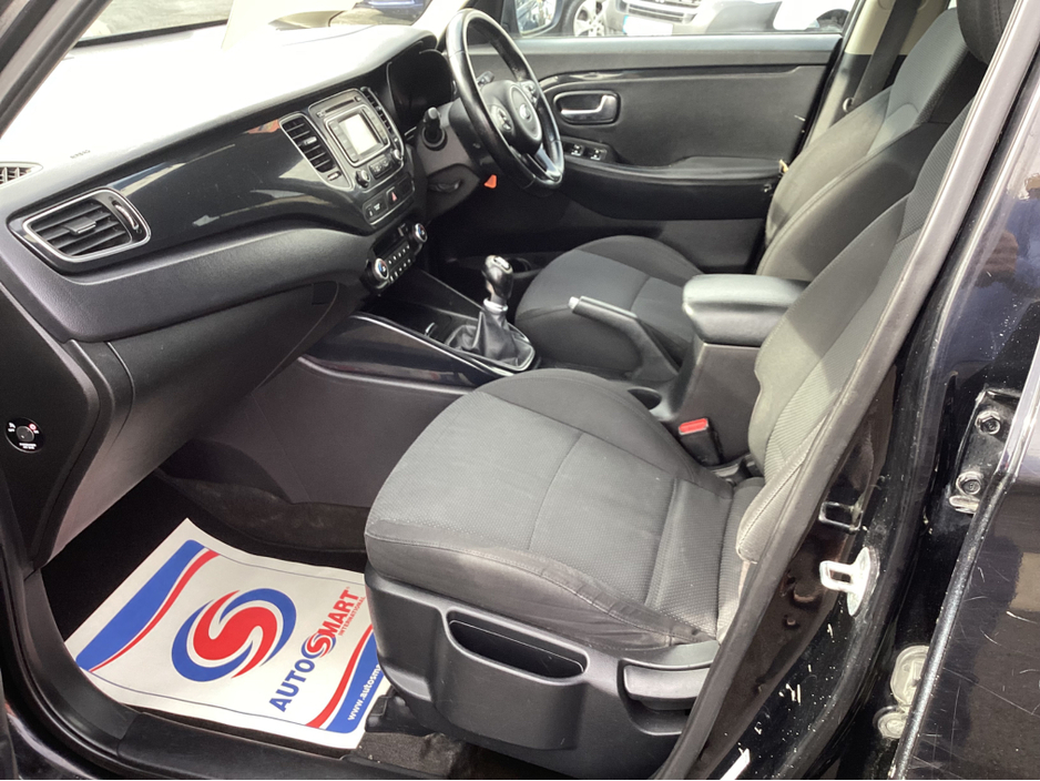 2016 Kia Carens - image 14