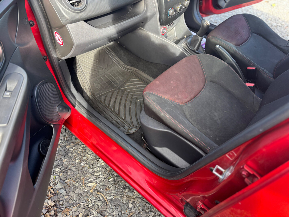 2016 Renault Clio - image 15