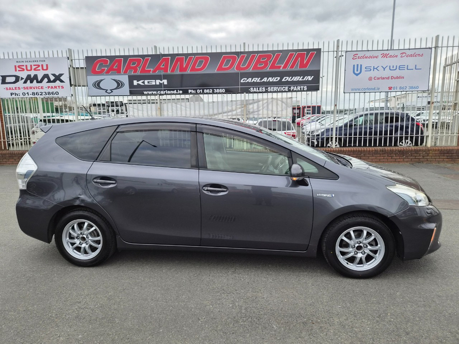 2012 Toyota Prius - image 3