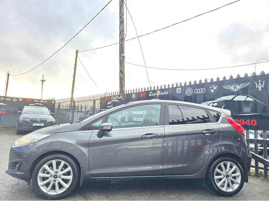 2016 Ford Fiesta - image 7
