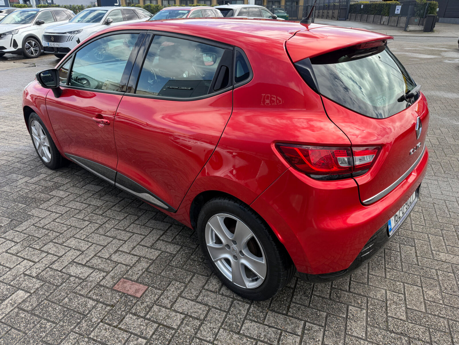 2016 Renault Clio - image 6